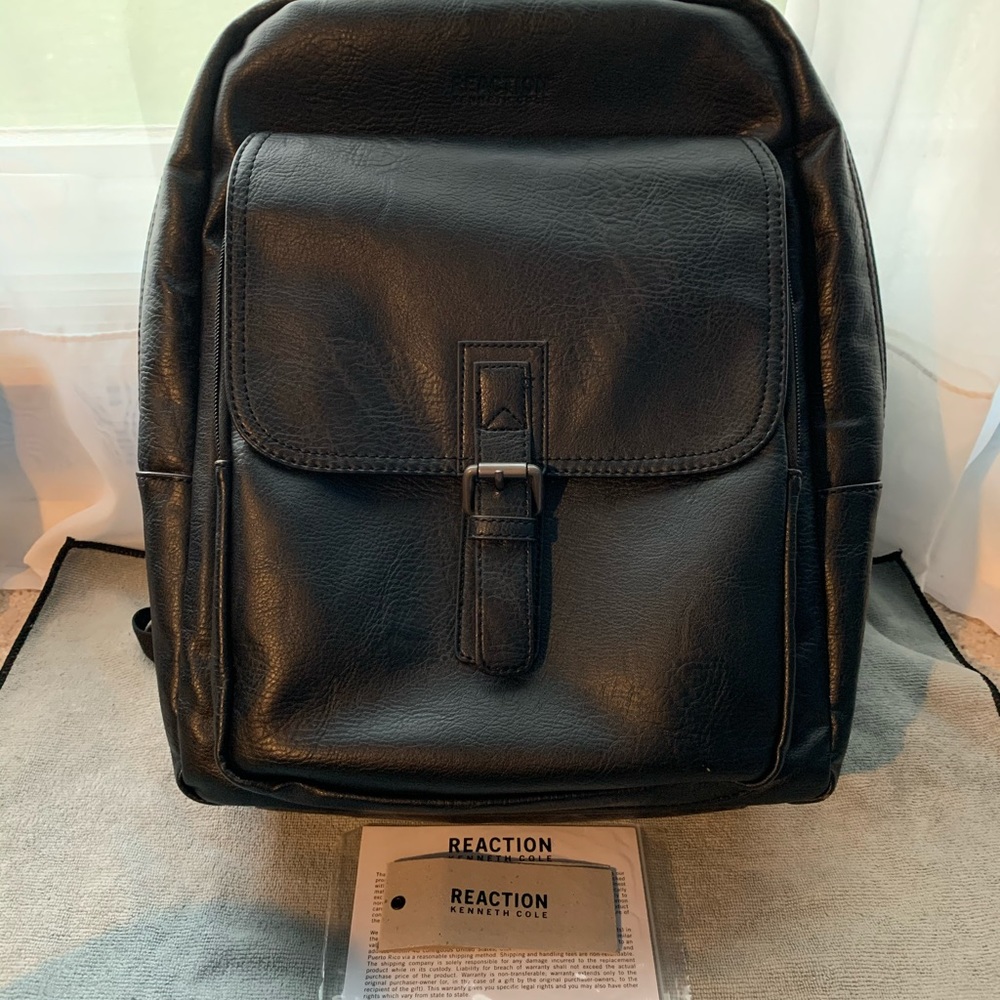 Kenneth Cole reaction “modern pack-nology”